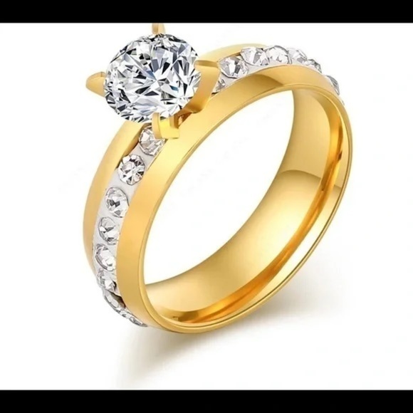 gold or Silver Zircon Ring - Picture 6 of 7